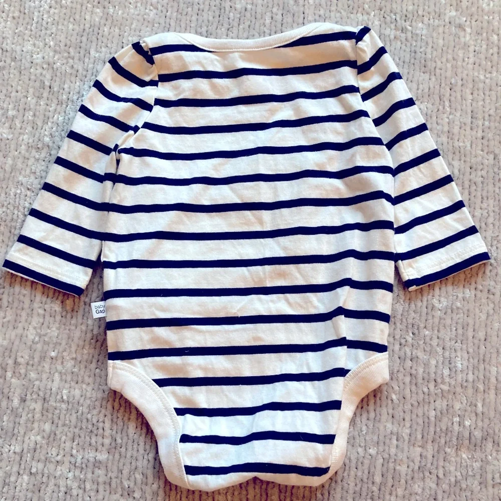 Baby‎ Gap Onesie One Piece Striped Heart 0-3 Months